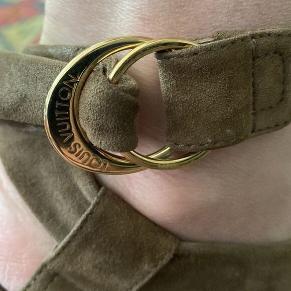 Louis Vuitton butter suede wedges with straps. - Picture 4 of 10